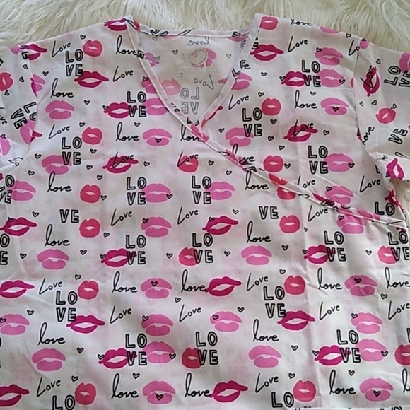 NEW Mock Wrap Valentine's Scrub Top - Picture 9 of 14
